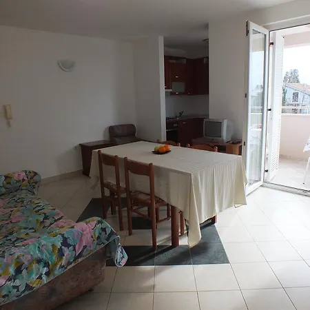 Violetta Appartement *