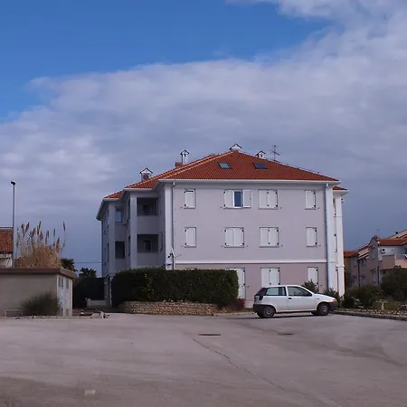 Violetta Apartment *